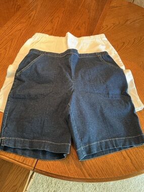 NWOT 2 Pair Casual Elastic Waist Bermuda Shorts with pockets